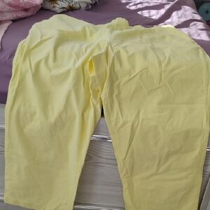 Alfred Dunner Yellow Capris